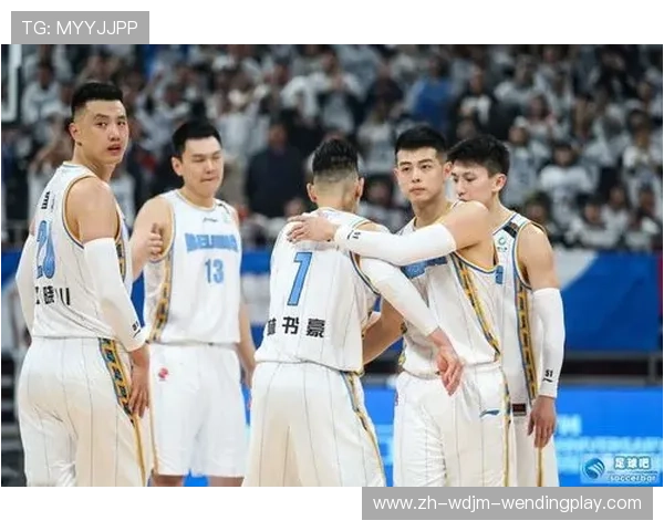 足球俱乐部与CBA篮球俱乐部运作机制对比